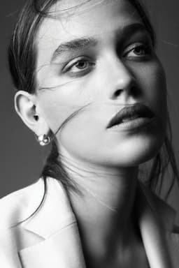 Victoria Pedretti